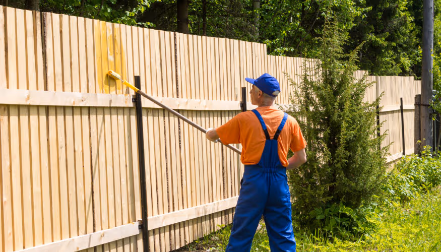 Fence repair London replacing broken post and securing fence line